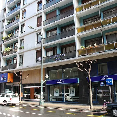 Central בית הארחה